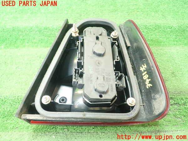 1UPJ-34811536]ボルボ・940(9B230)左テールランプ 中古_m0002.jpg