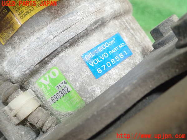 1UPJ-34816025]ボルボ・940(9B230)エアコンコンプレッサー 中古_m0002.jpg