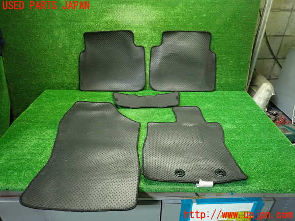 1UPJ-34837800]インプレッサ(GU7)フロアマット 中古_m0002.jpg