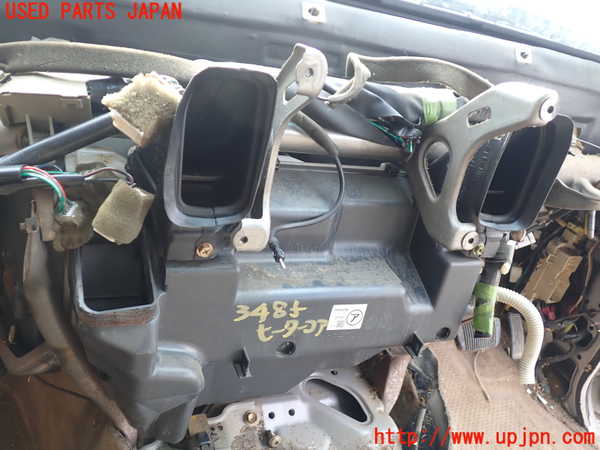 5UPJ-34856100]ランクル100系(HDJ101K)ヒーターコア 中古_m0001.jpg