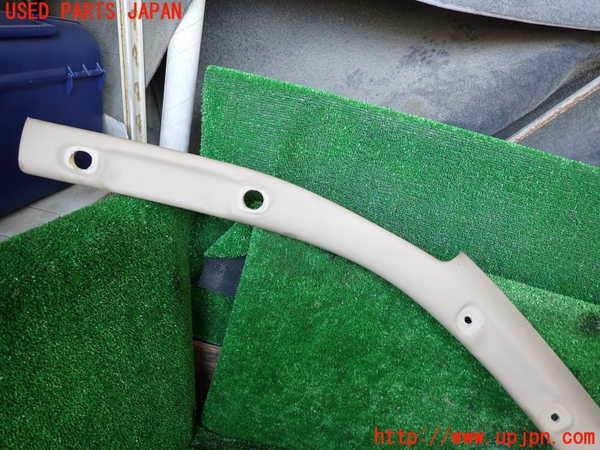 1UPJ-34857660]ランクル100系(HDJ101K)左フロントピラートリム 中古_m0002.jpg