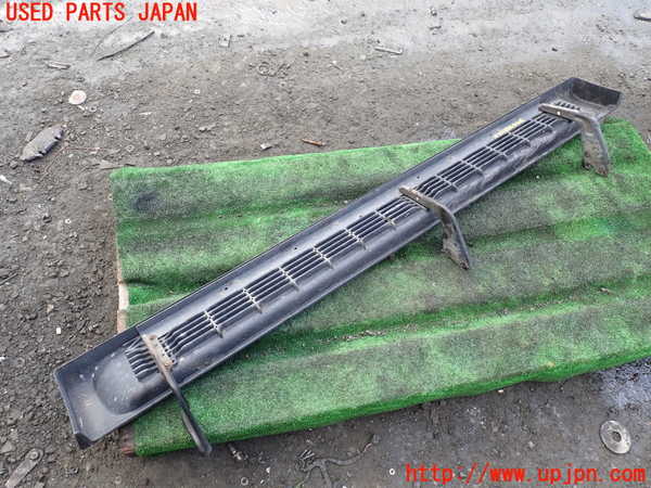 1UPJ-34861392]ハイラックスサーフ(RZN185W)左サイドステップ 中古_m0002.jpg