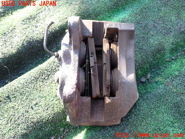 1UPJ-34864080]ハイラックスサーフ(RZN185W)右フロントキャリパー 中古_m0002.jpg