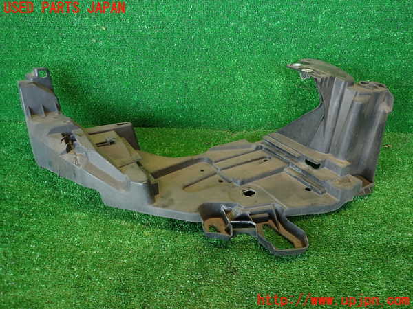 2UPJ-34871140]ルノー・メガーヌ R.S.(ルノー・スポール)(DZF4R1)右ヘッドライトリム 中古_m0001.jpg