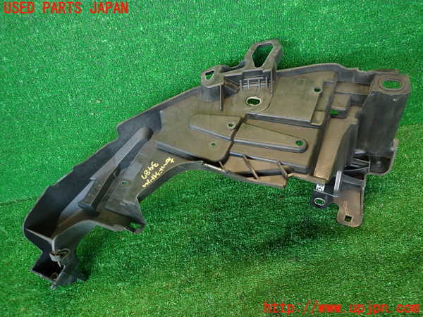 2UPJ-34871140]ルノー・メガーヌ R.S.(ルノー・スポール)(DZF4R1)右ヘッドライトリム 中古_m0002.jpg