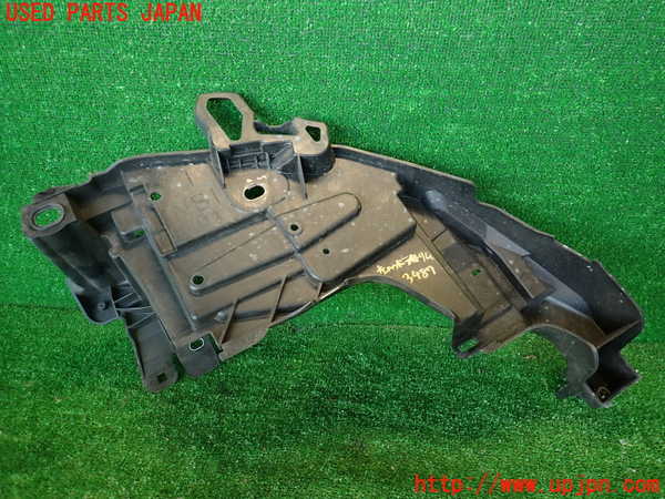 2UPJ-34871142]ルノー・メガーヌ R.S.(ルノー・スポール)(DZF4R1)左ヘッドライトリム 中古_m0002.jpg