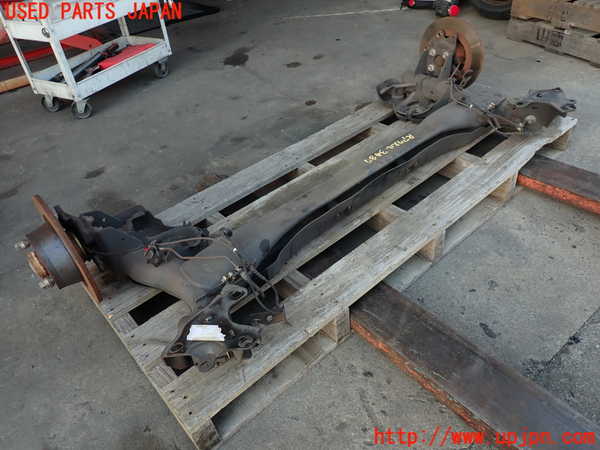 2UPJ-34875380]ルノー・メガーヌ R.S.(ルノー・スポール)(DZF4R1)リアアクスルビーム 中古_m0002.jpg