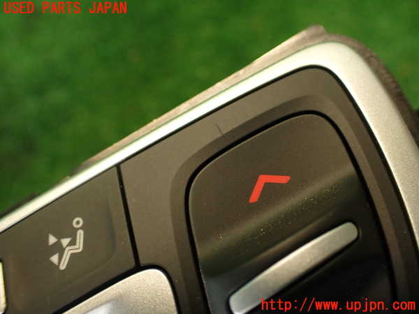 2UPJ-34876066]ルノー・メガーヌ R.S.(ルノー・スポール)(DZF4R1)エアコンスイッチ1 中古_m0002.jpg