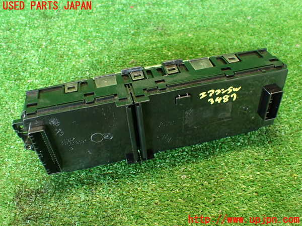 2UPJ-34876066]ルノー・メガーヌ R.S.(ルノー・スポール)(DZF4R1)エアコンスイッチ1 中古_m0004.jpg