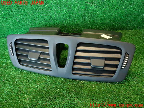 2UPJ-34877526]ルノー・メガーヌ R.S.(ルノー・スポール)(DZF4R1)エアコン吹き出し口1 (真中) 中古_m0001.jpg