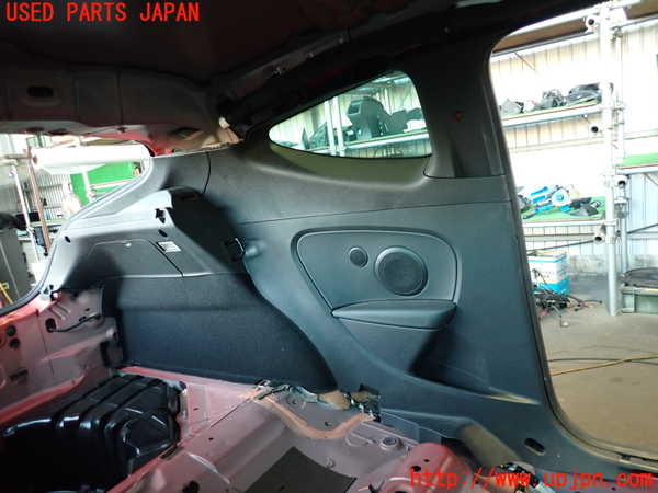 2UPJ-34877680]ルノー・メガーヌ R.S.(ルノー・スポール)(DZF4R1)左リアピラートリム 中古_m0001.jpg