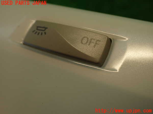 2UPJ-34876412]ルノー・メガーヌ R.S.(ルノー・スポール)(DZF4R1)ルームランプ2 (真中 2列目) 中古_m0002.jpg