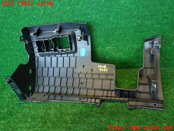 2UPJ-34877692]ルノー・メガーヌ R.S.(ルノー・スポール)(DZF4R1)内装トリム類2 中古_m0004.jpg