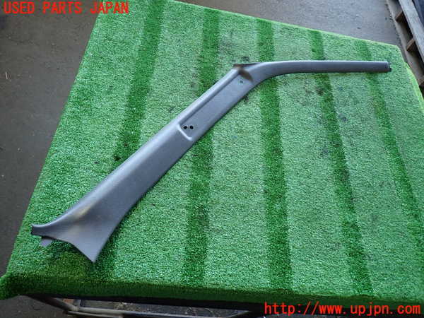 5UPJ-34897655]ハイラックスサーフ N130系 4ドア(KZN130W)右フロントピラートリム 中古_m0001.jpg