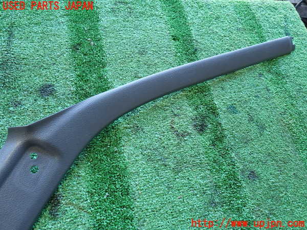 5UPJ-34897655]ハイラックスサーフ N130系 4ドア(KZN130W)右フロントピラートリム 中古_m0003.jpg