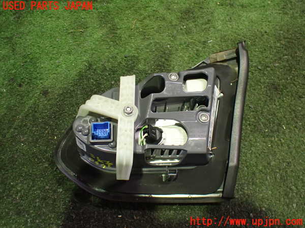 2UPJ-34901552]ベンツ C180 ステーションワゴン(205240C)(205)左リアフィニッシャー 中古_m0002.jpg