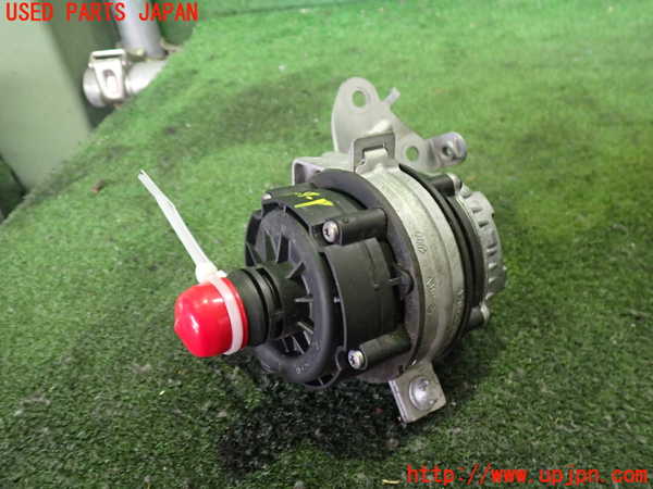 2UPJ-34902110]ベンツ C180 ステーションワゴン(205240C)(205)ウォーターポンプ 中古_m0001.jpg