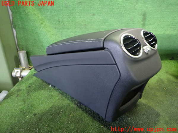 2UPJ-34907540]ベンツ C180 ステーションワゴン(205240C)(205)センターコンソール 中古_m0001.jpg