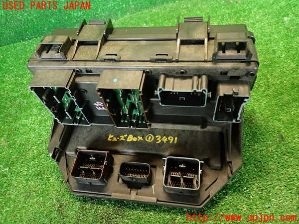 2UPJ-34916741]ジープ・グランドチェロキー(WK36)ヒューズボックス1 中古_m0003.jpg