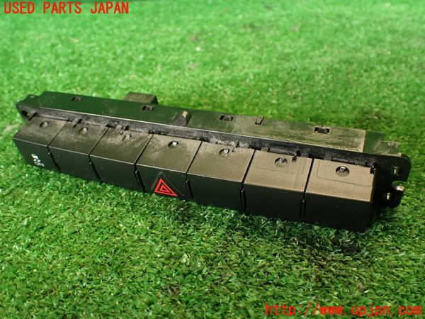 2UPJ-34916290]ジープ・グランドチェロキー(WK36)ハザードスイッチ 中古_m0001.jpg