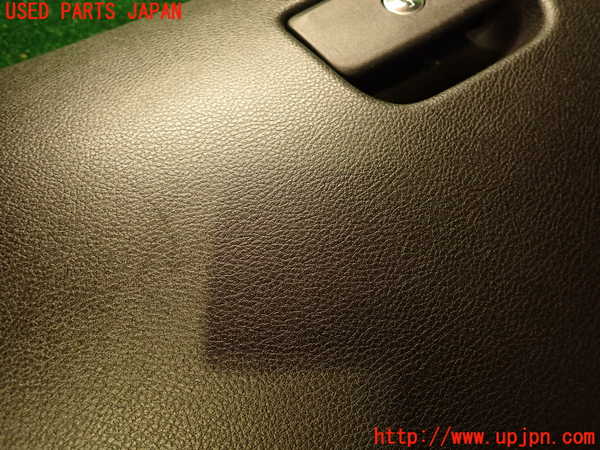 2UPJ-34917516]ジープ・グランドチェロキー(WK36)グローブボックス1 中古_m0002.jpg