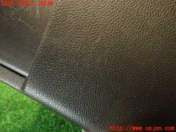 2UPJ-34917665]ジープ・グランドチェロキー(WK36)右センターピラートリム 中古_m0003.jpg