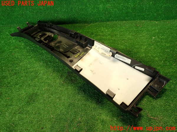 2UPJ-34917665]ジープ・グランドチェロキー(WK36)右センターピラートリム 中古_m0004.jpg