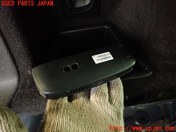 2UPJ-34917680]ジープ・グランドチェロキー(WK36)左リアピラートリム 中古_m0003.jpg