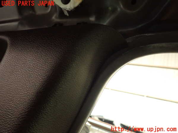 2UPJ-34917680]ジープ・グランドチェロキー(WK36)左リアピラートリム 中古_m0005.jpg