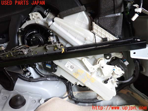 1UPJ-34966082]アルファード(GGH20W)エバポレーター2 中古_m0001.jpg