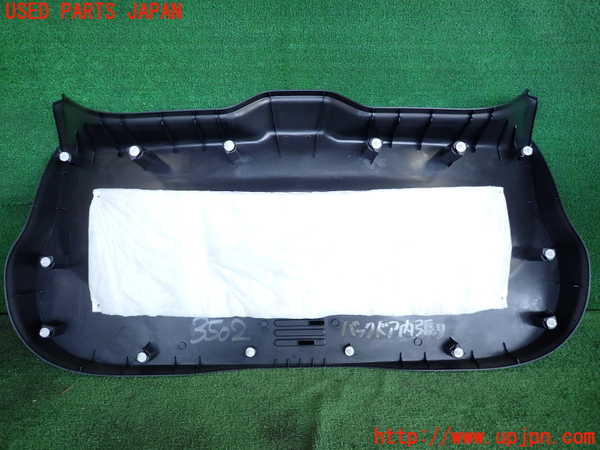 5UPJ-35021578]エクストレイル(T32)バックドア内張り 中古_m0002.jpg