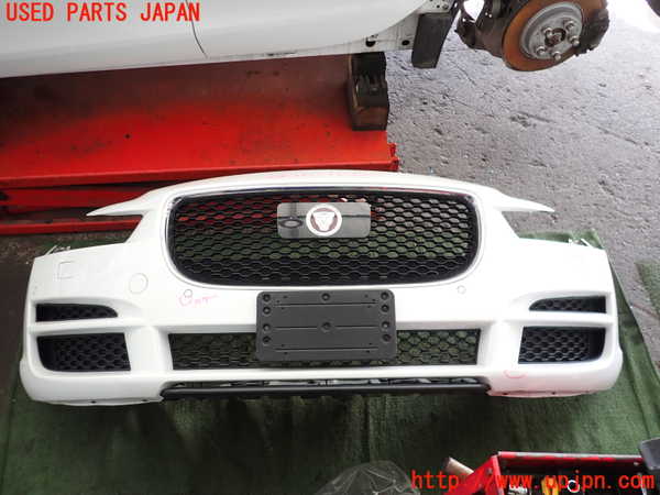2UPJ-35031010]ジャガー・XE(JA2NA)フロントバンパー 中古_m0001.jpg
