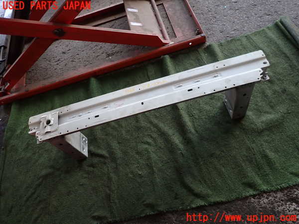 2UPJ-35031014]ジャガー・XE(JA2NA)フロントバンパーホースメント 中古_m0001.jpg