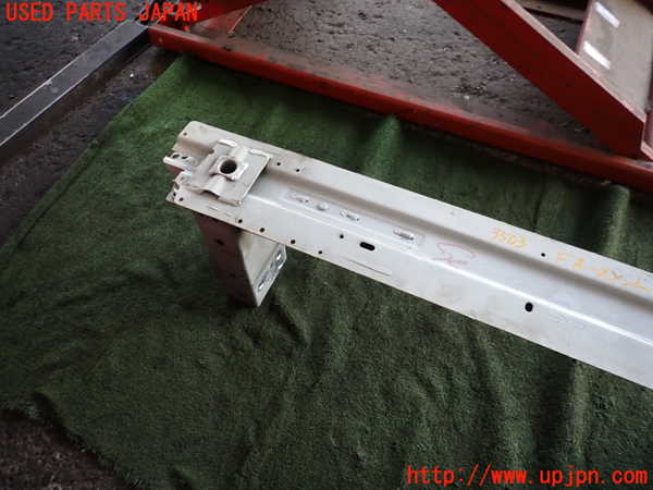 2UPJ-35031014]ジャガー・XE(JA2NA)フロントバンパーホースメント 中古_m0002.jpg