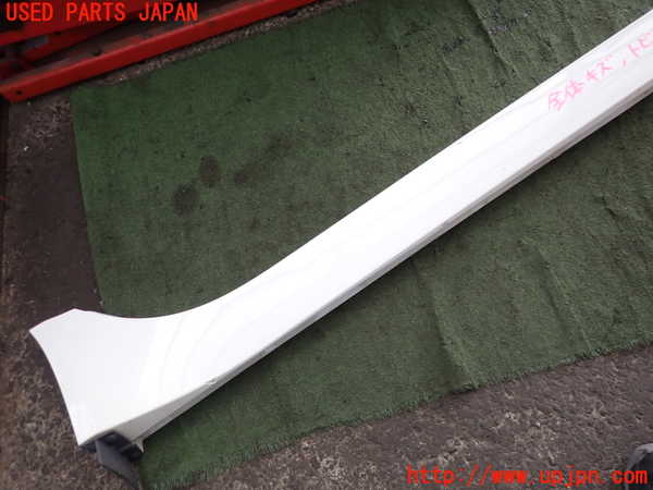 2UPJ-35031390]ジャガー・XE(JA2NA)右サイドステップ 中古_m0003.jpg