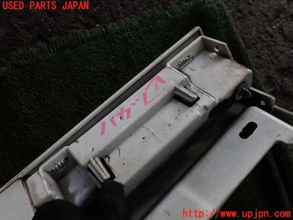 2UPJ-35031392]ジャガー・XE(JA2NA)左サイドステップ 中古_m0005.jpg