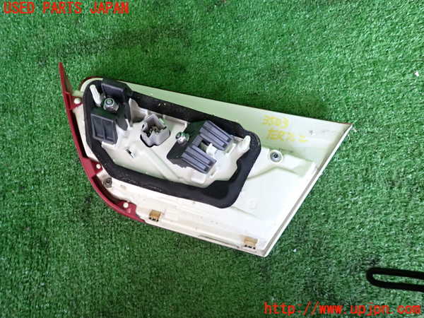 2UPJ-35031552]ジャガー・XE(JA2NA)左リアフィニッシャー 中古_m0002.jpg