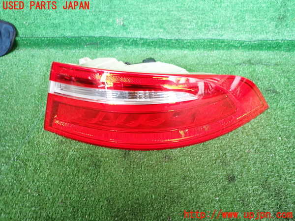 2UPJ-35031530]ジャガー・XE(JA2NA)右テールランプ 中古_m0001.jpg