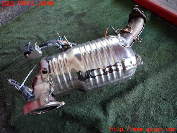 2UPJ-35032661]ジャガー・XE(JA2NA)触媒1 中古_m0002.jpg