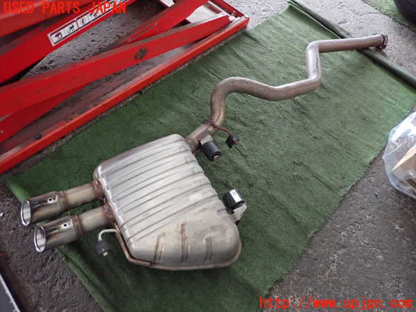 2UPJ-35032671]ジャガー・XE(JA2NA)リアマフラー1 中古_m0002.jpg