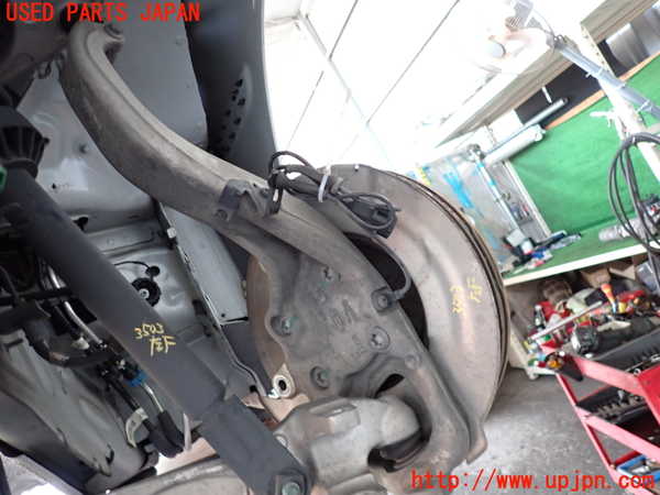 2UPJ-35034295]ジャガー・XE(JA2NA)左フロントナックルハブ 中古_m0001.jpg