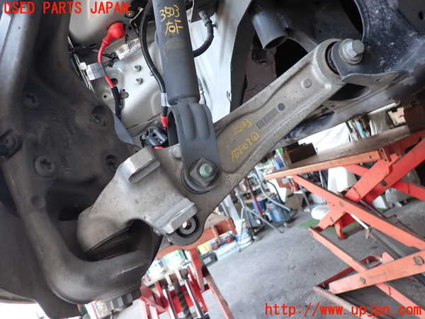 2UPJ-35035176]ジャガー・XE(JA2NA)右フロントロアアーム1 中古_m0001.jpg