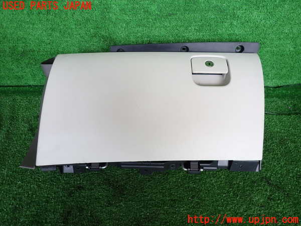 2UPJ-35037516]ジャガー・XE(JA2NA)グローブボックス1 中古_m0001.jpg