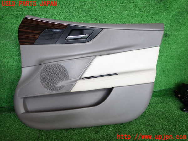 2UPJ-35031234]ジャガー・XE(JA2NA)右前ドア内張り 中古_m0001.jpg