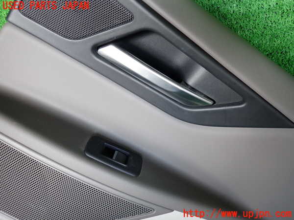 2UPJ-35031294]ジャガー・XE(JA2NA)右後ドア内張り 中古_m0002.jpg