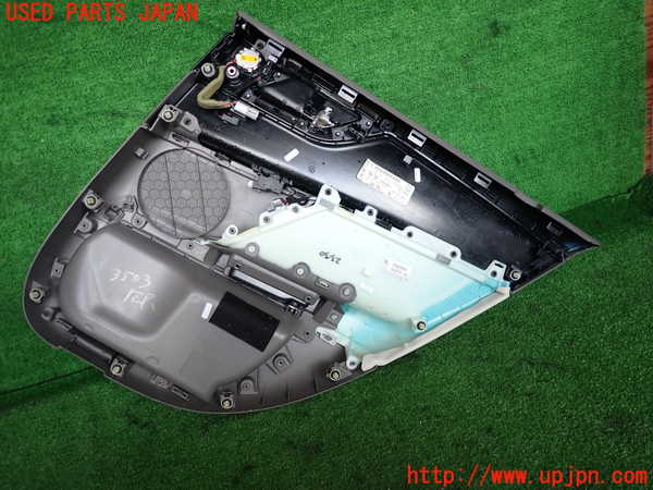 2UPJ-35031324]ジャガー・XE(JA2NA)左後ドア内張り 中古_m0003.jpg