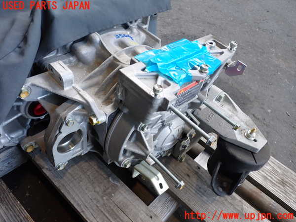 2UPJ-35042010]日産リーフ(ZE1)エンジン(モーター) EM57 中古_m0001.jpg