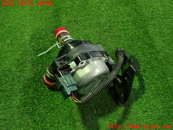 2UPJ-35042110]日産リーフ(ZE1)ウォーターポンプ 中古_m0002.jpg