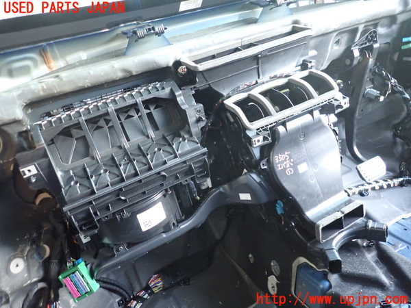 2UPJ-35056081]ボルボ・XC40(XB420TXCM)エバポレーター1 中古_m0001.jpg