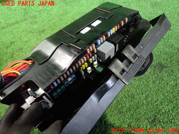 2UPJ-35056741]ボルボ・XC40(XB420TXCM)ヒューズボックス1 中古_m0002.jpg